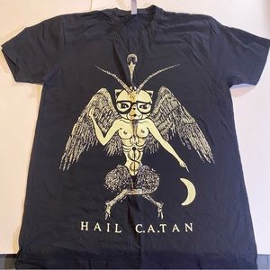 Hail Catan tee shirt SZ M GUC, chest 20” length 28” sleeves 4”